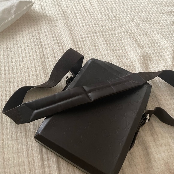 Louis Vuitton Brown unisex crossbody - Picture 8 of 8